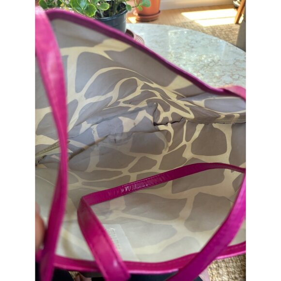 Elizabeth Arden Giraffe Print Tote Bag With Pink Handles - Picture 5 of 6